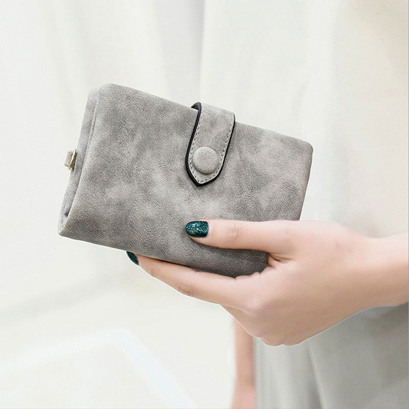 SMALL TRIFOLD LEATHER WOMEN WALLET